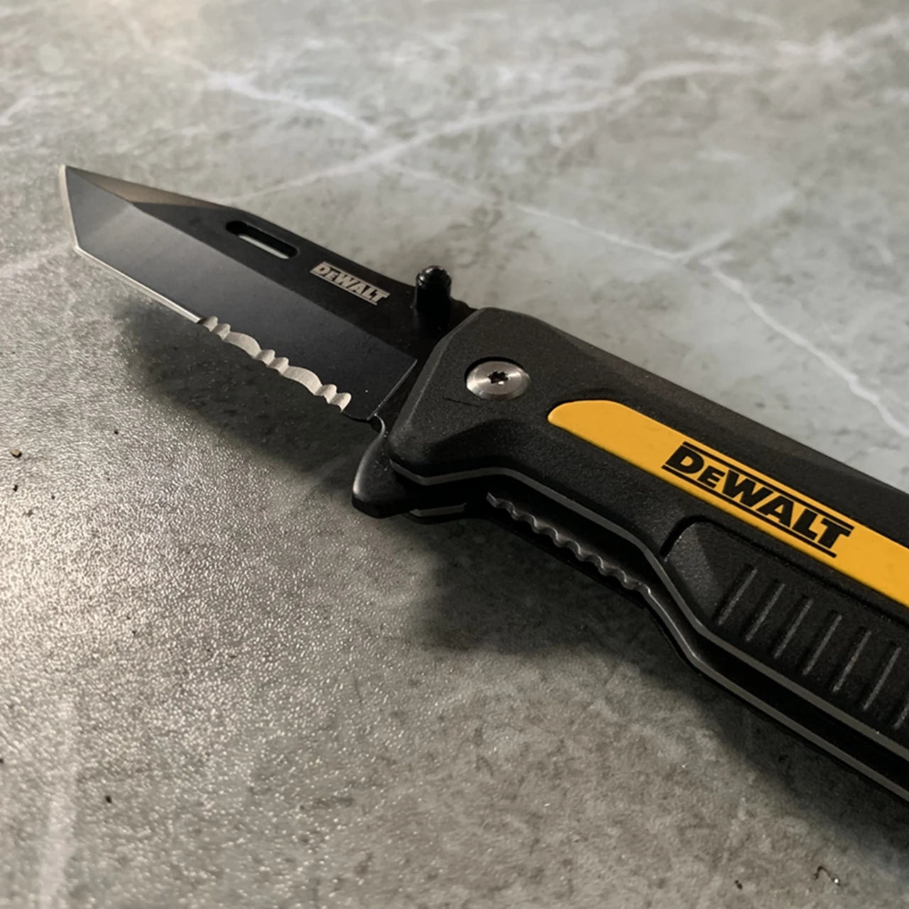 DEWALT DWHT10910 Pocket Knife With Ball-Bearing Assist Folding Portable Cutting Trimming Hand Tools